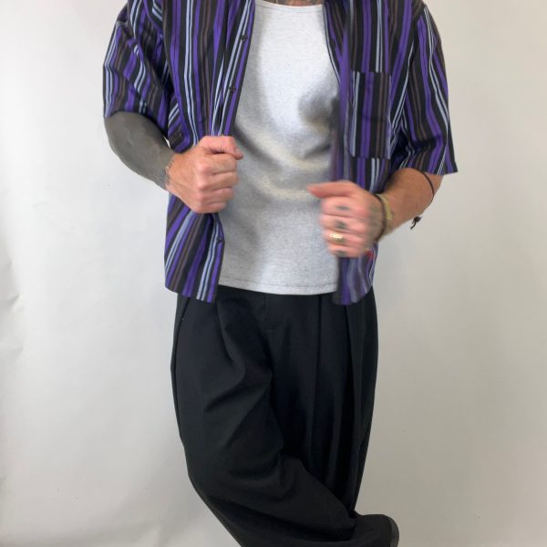 Camicia crop a righe viola